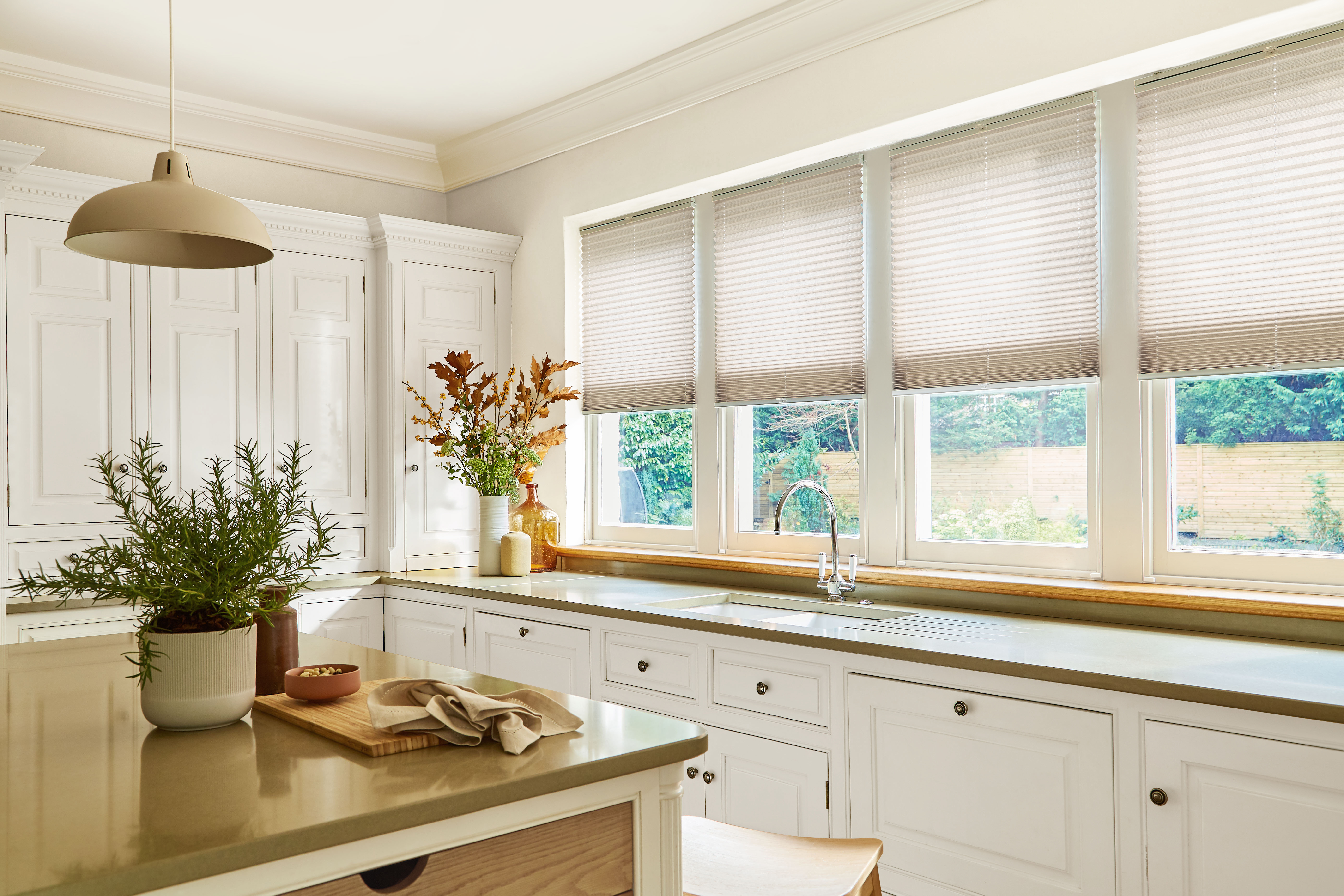 Creped asc_Linen_Pleated_Lifestyle_13552.jpg